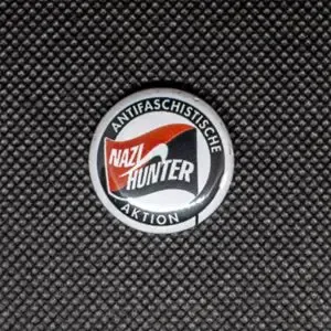NAZIHUNTER (ANTIFASCHISTISCHE AKTION) BUTTON