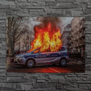 POSTER (BRENNDES POLIZEIAUTO)